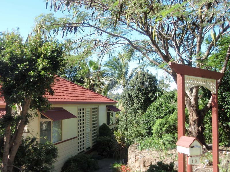 18 Yamble Drive, Ocean Shores NSW 2483
