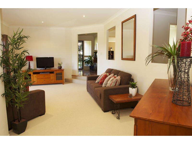 2 Napelle Court, Ocean Shores NSW 2483