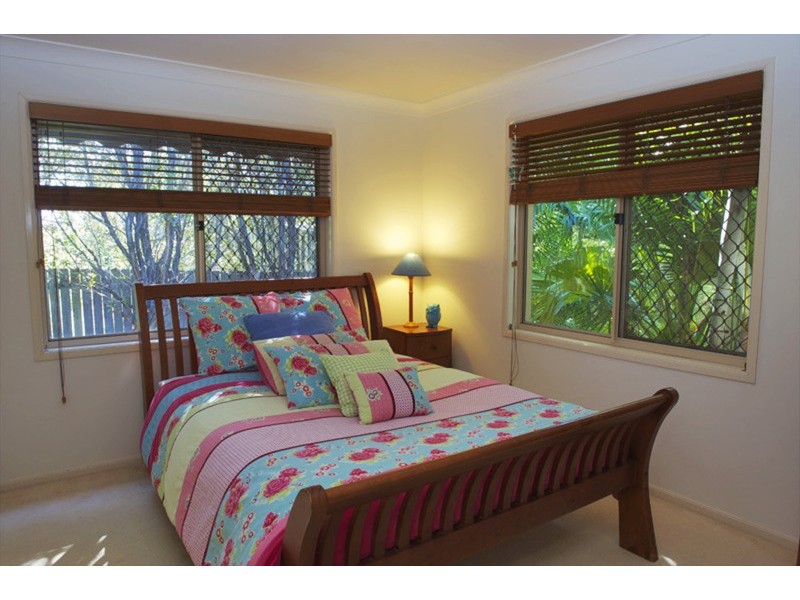2 Napelle Court, Ocean Shores NSW 2483