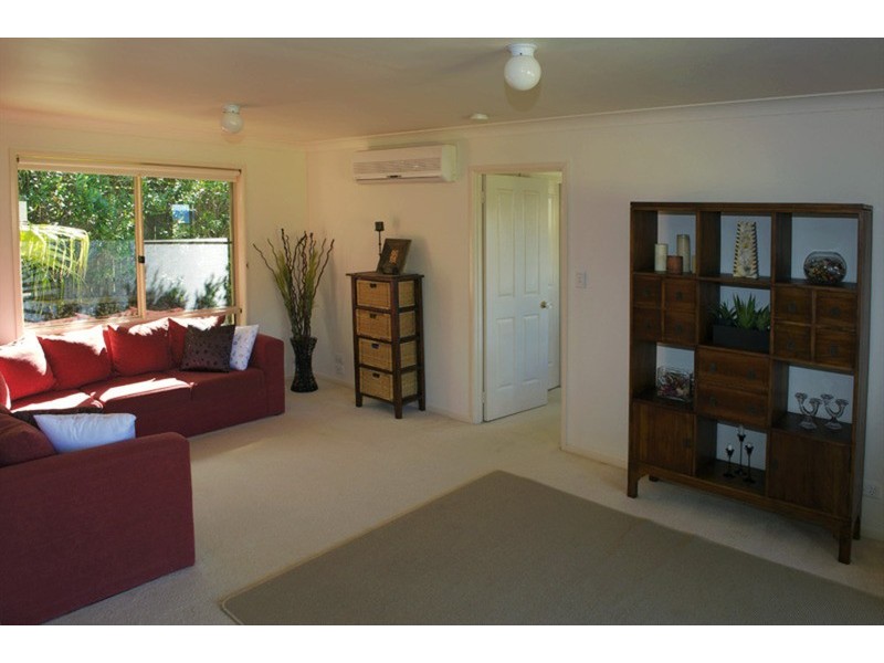 2 Napelle Court, Ocean Shores NSW 2483