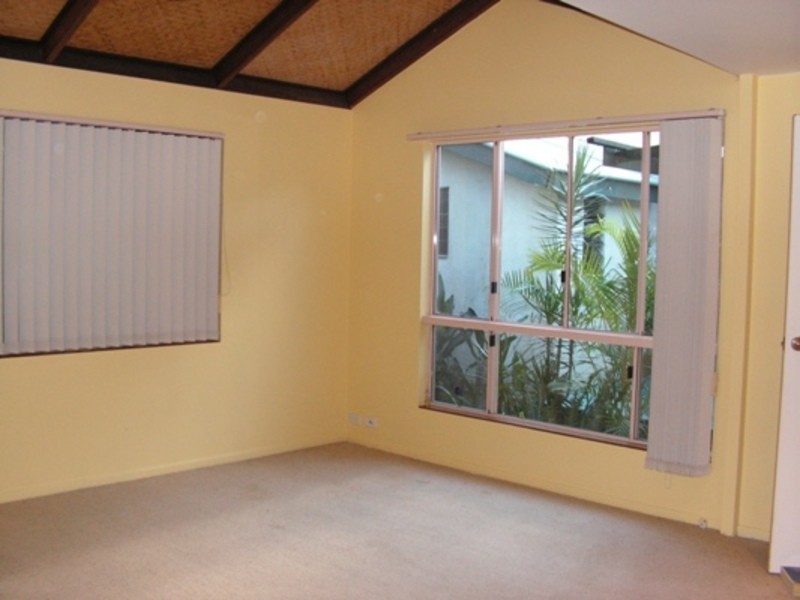 1/32 Rajah Road, Ocean Shores NSW 2483