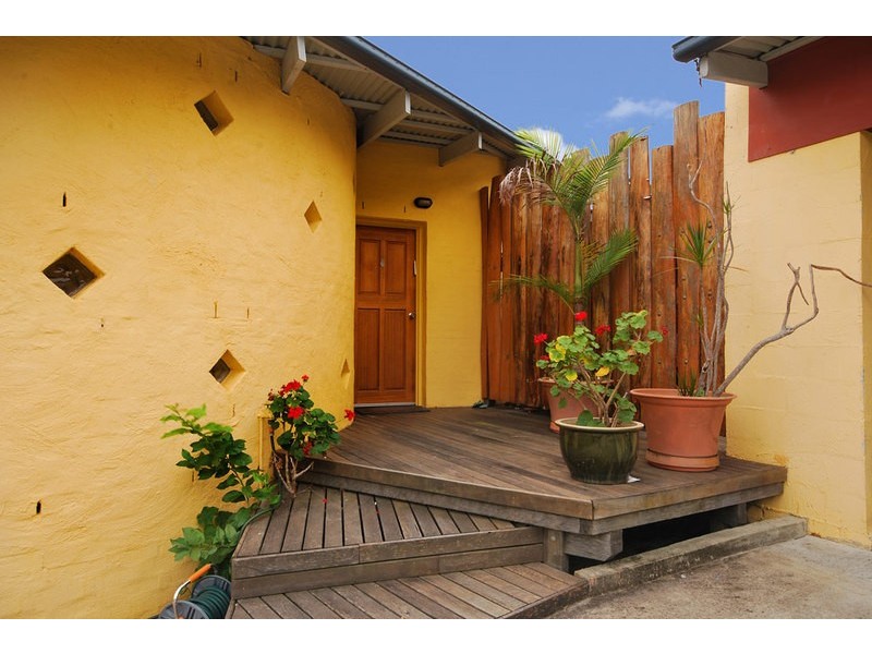 6 Coomburra Avenue, Ocean Shores NSW 2483