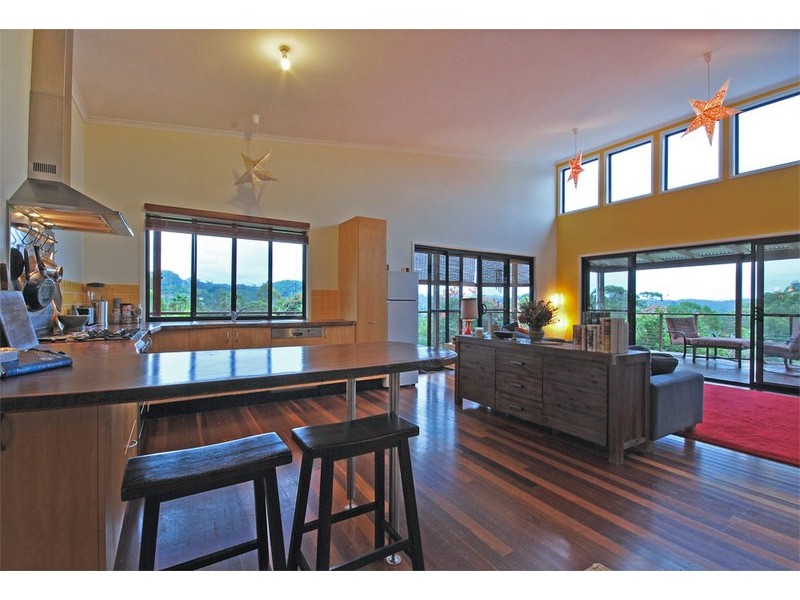 6 Coomburra Avenue, Ocean Shores NSW 2483