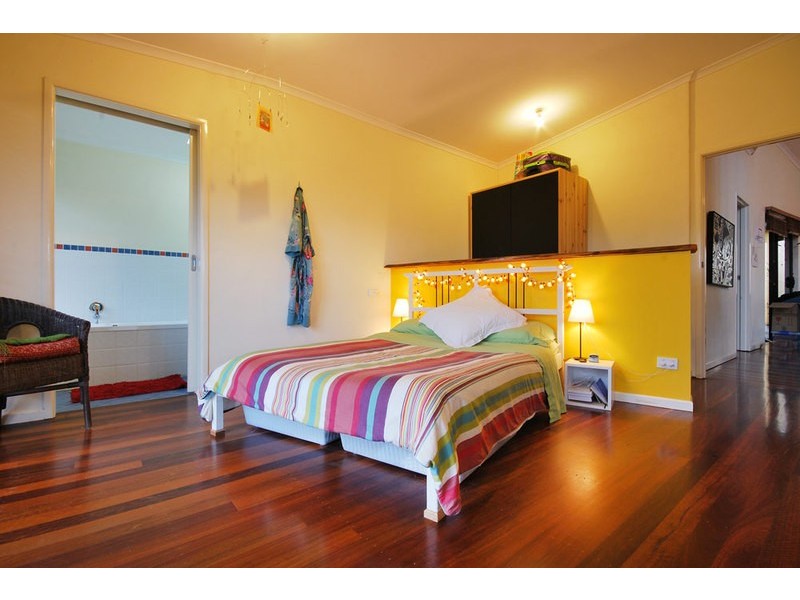 6 Coomburra Avenue, Ocean Shores NSW 2483