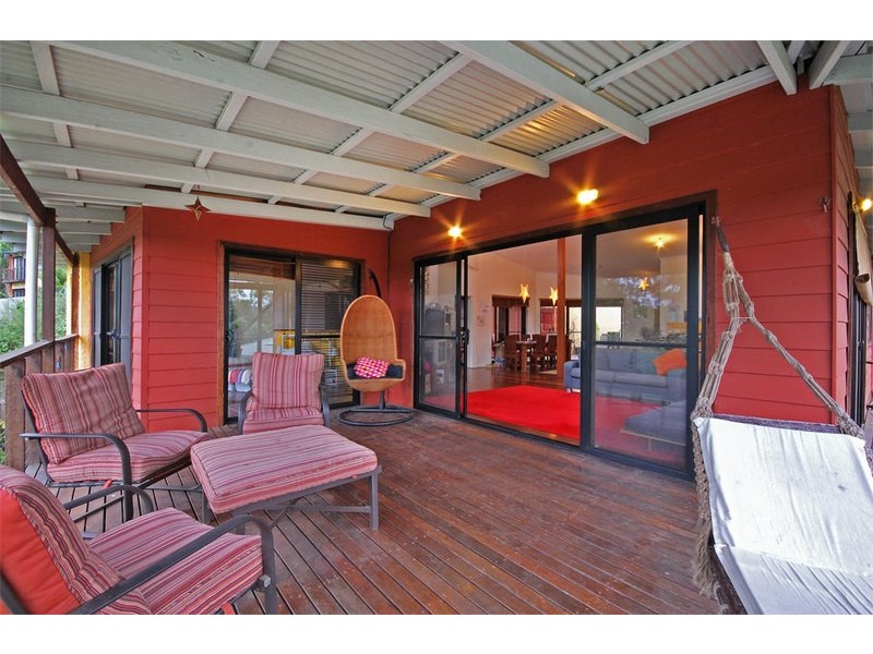 6 Coomburra Avenue, Ocean Shores NSW 2483