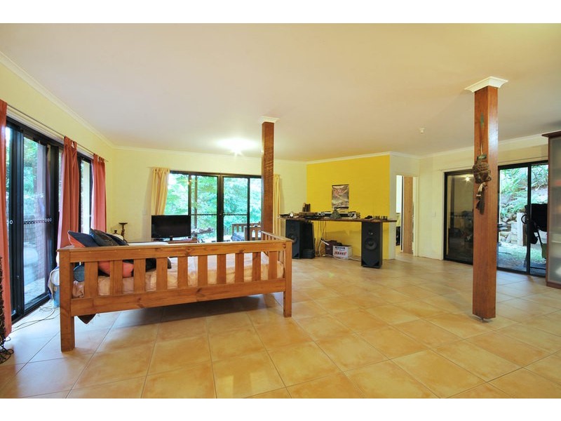 6 Coomburra Avenue, Ocean Shores NSW 2483