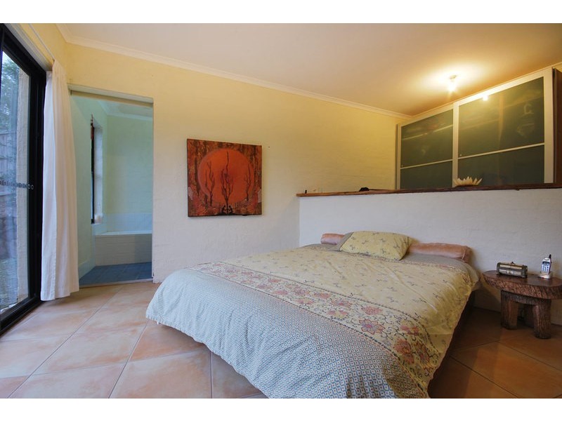 6 Coomburra Avenue, Ocean Shores NSW 2483