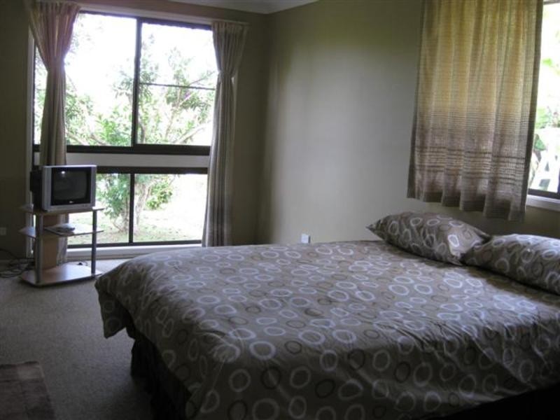 32 Balemo Drive, Ocean Shores NSW 2483