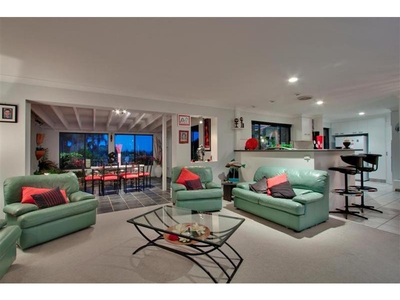 5 Harah Court, Ocean Shores NSW 2483