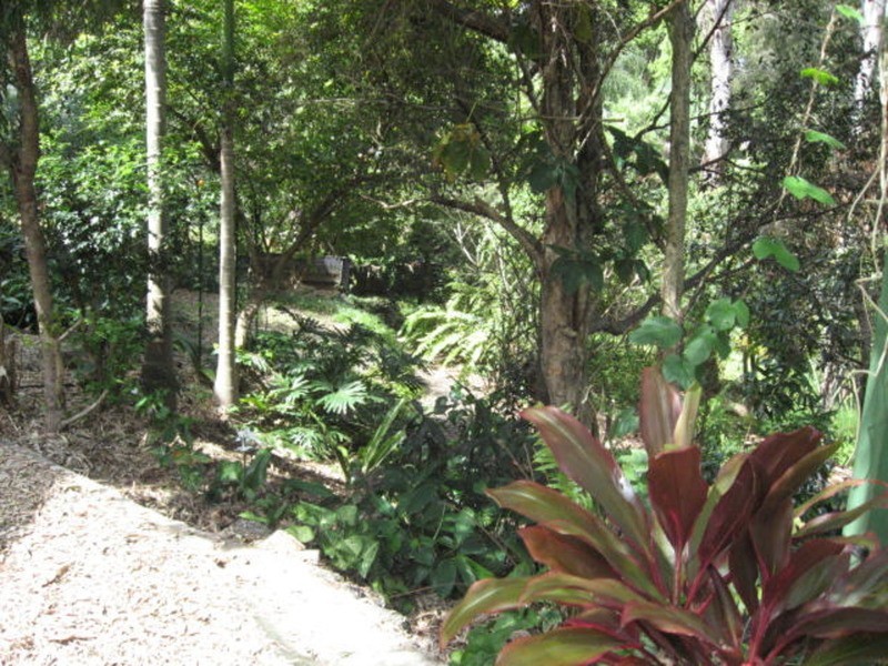 15 Jarrah Crescent, Ocean Shores NSW 2483