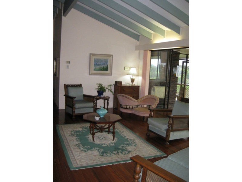 32 Tongarra Drive, Ocean Shores NSW 2483