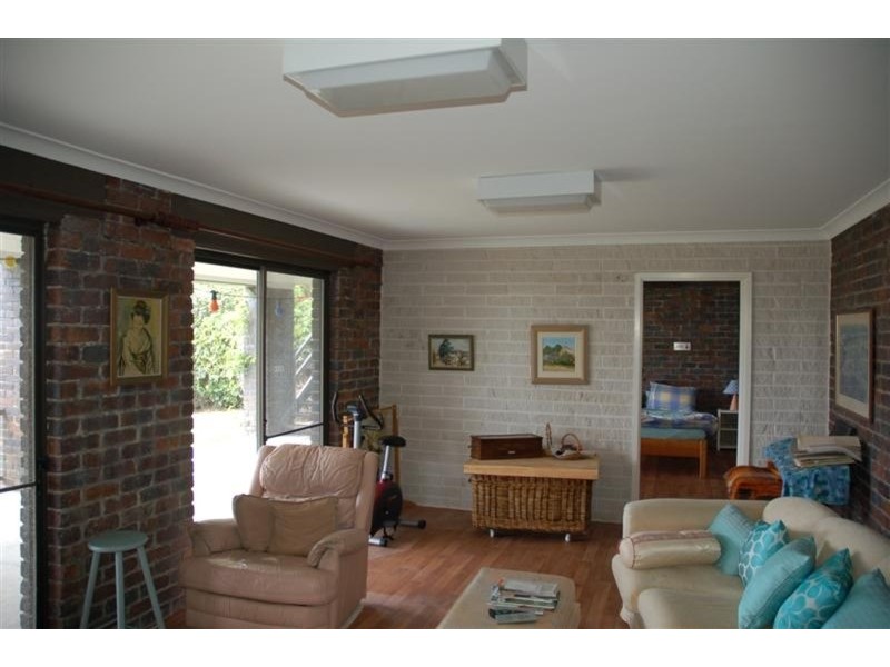 32 Tongarra Drive, Ocean Shores NSW 2483