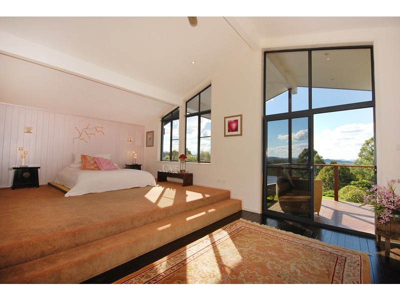 10 Tongarra Drive, Ocean Shores NSW 2483