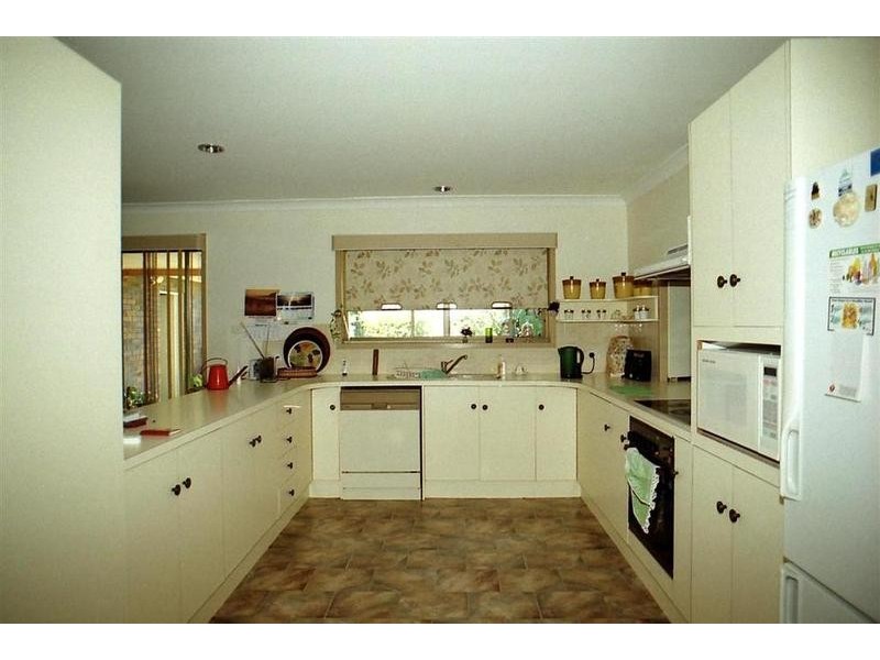 17 Berrimbillah Court, Ocean Shores NSW 2483