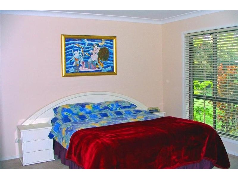 17 Berrimbillah Court, Ocean Shores NSW 2483