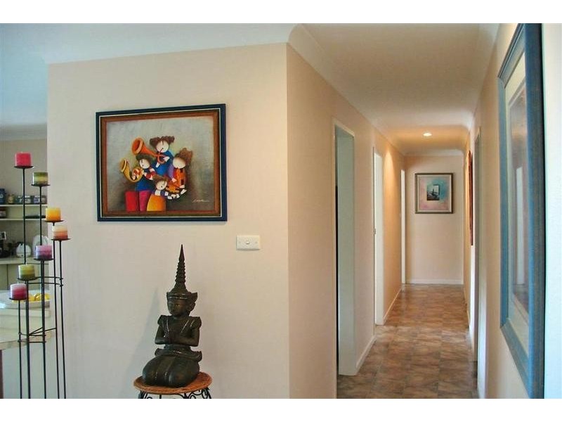 17 Berrimbillah Court, Ocean Shores NSW 2483