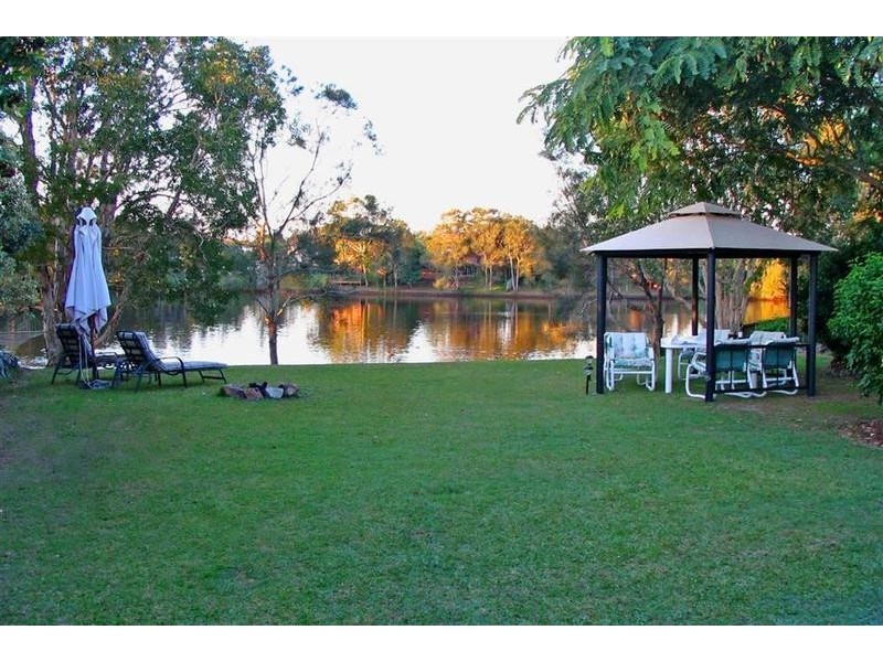 17 Berrimbillah Court, Ocean Shores NSW 2483