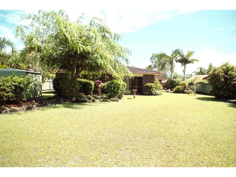 17 Berrimbillah Court, Ocean Shores NSW 2483