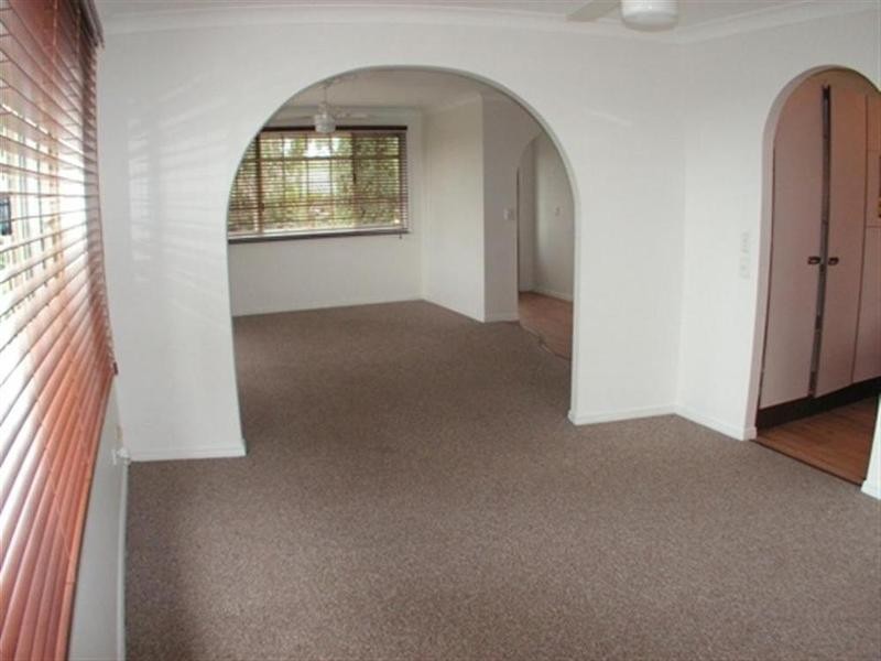 1 Coonawarra Court, Ocean Shores NSW 2483