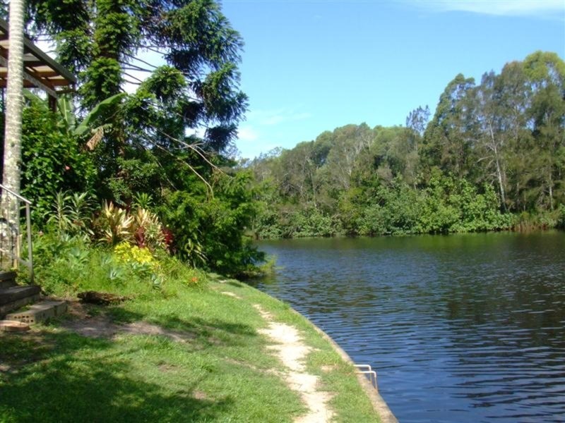 22 Natan Court, Ocean Shores NSW 2483