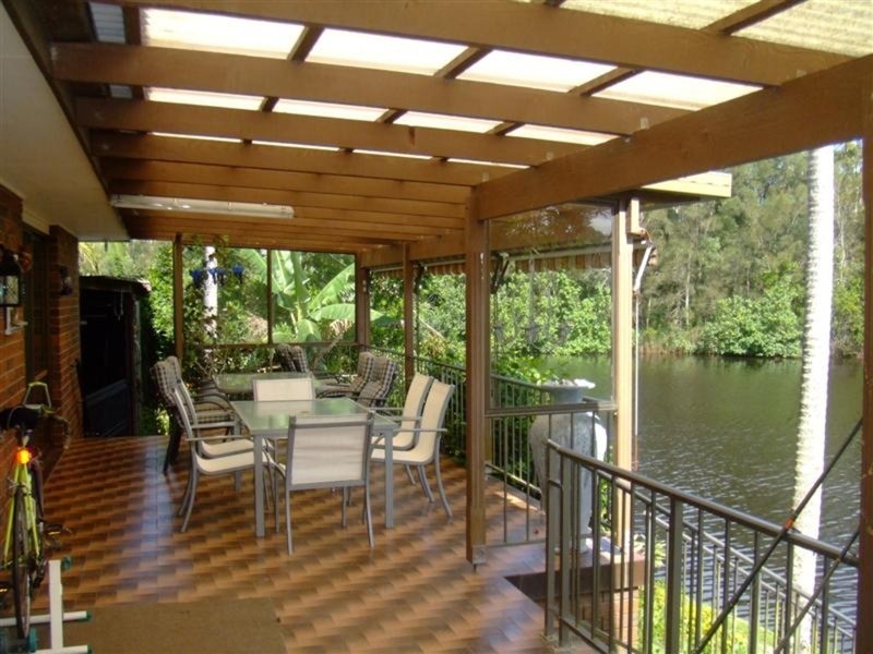 22 Natan Court, Ocean Shores NSW 2483