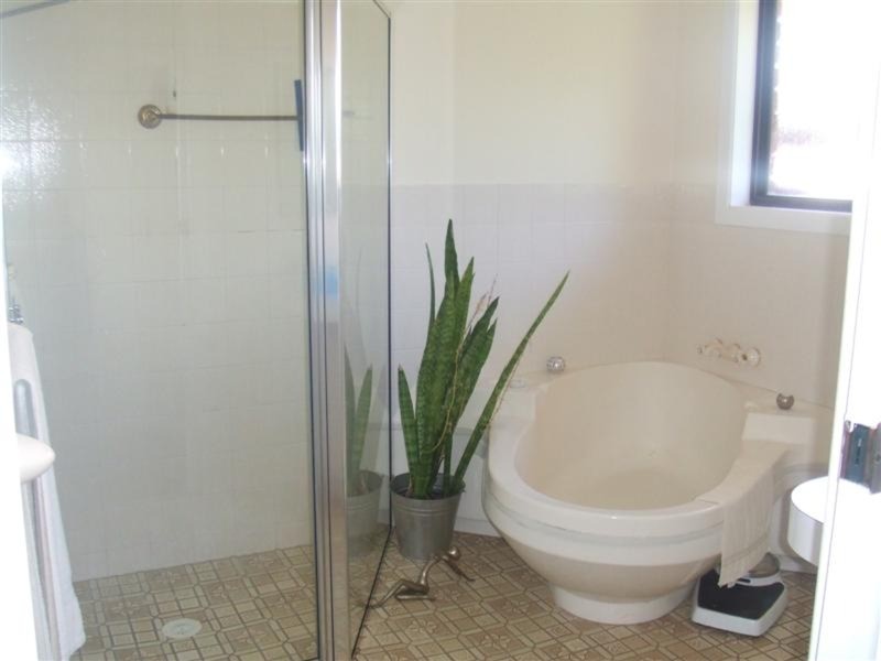 22 Natan Court, Ocean Shores NSW 2483