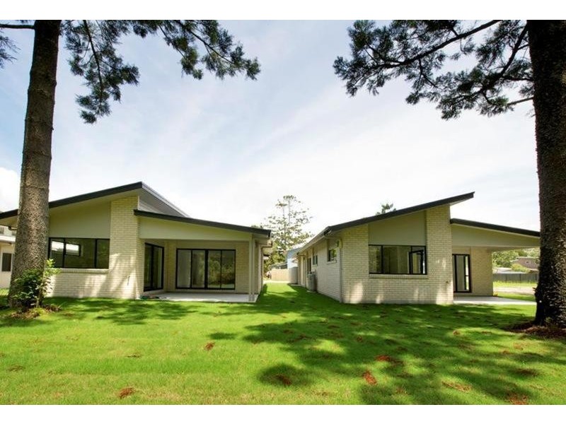 15 Boondoon Crescent, Ocean Shores NSW 2483