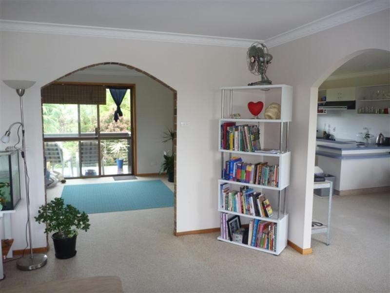 9 Gibingbell Close, Ocean Shores NSW 2483