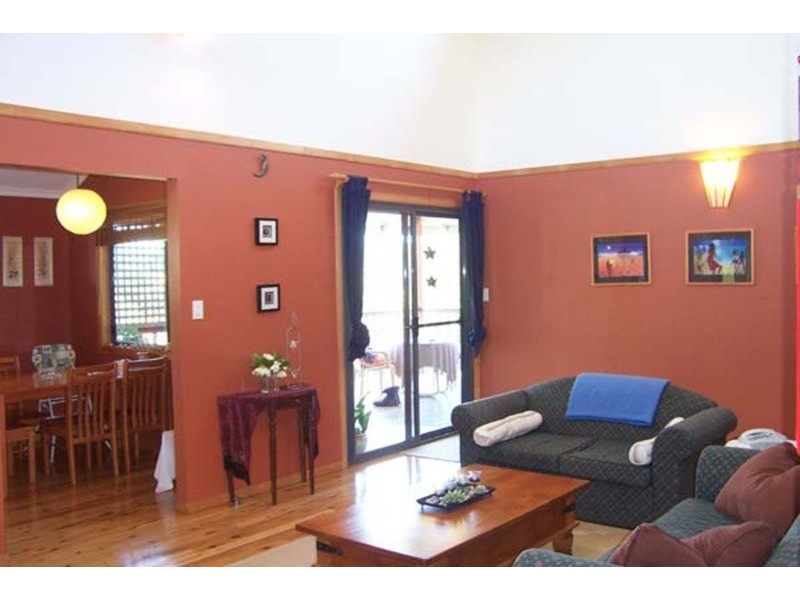 8 Matong Drive, Ocean Shores NSW 2483