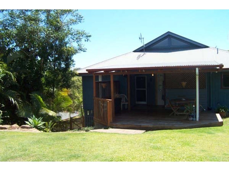 8 Matong Drive, Ocean Shores NSW 2483