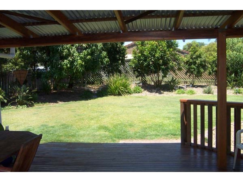 8 Matong Drive, Ocean Shores NSW 2483