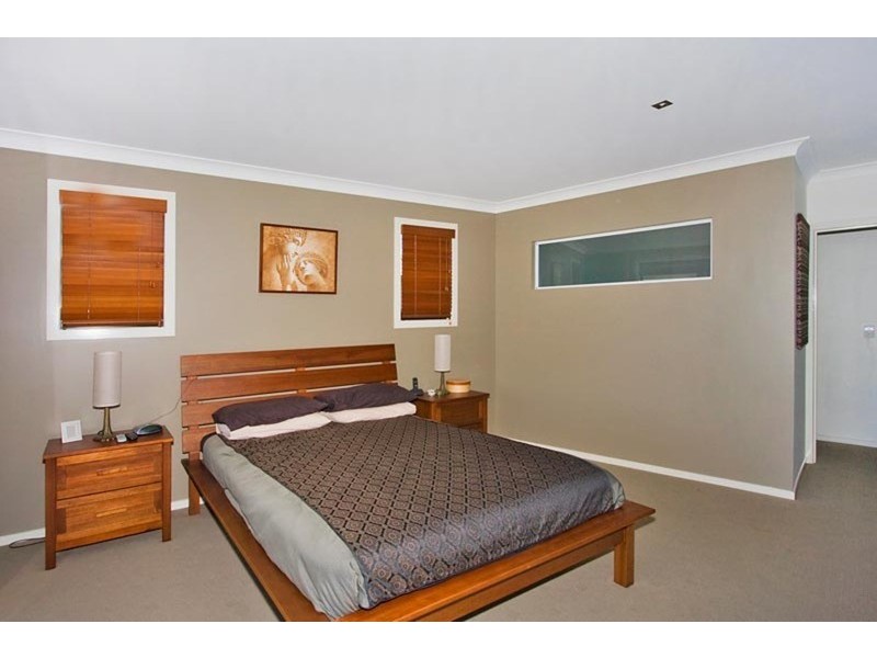 18 Palmer Avenue, Ocean Shores NSW 2483