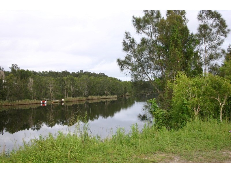 9 Halyard Court, Ocean Shores NSW 2483