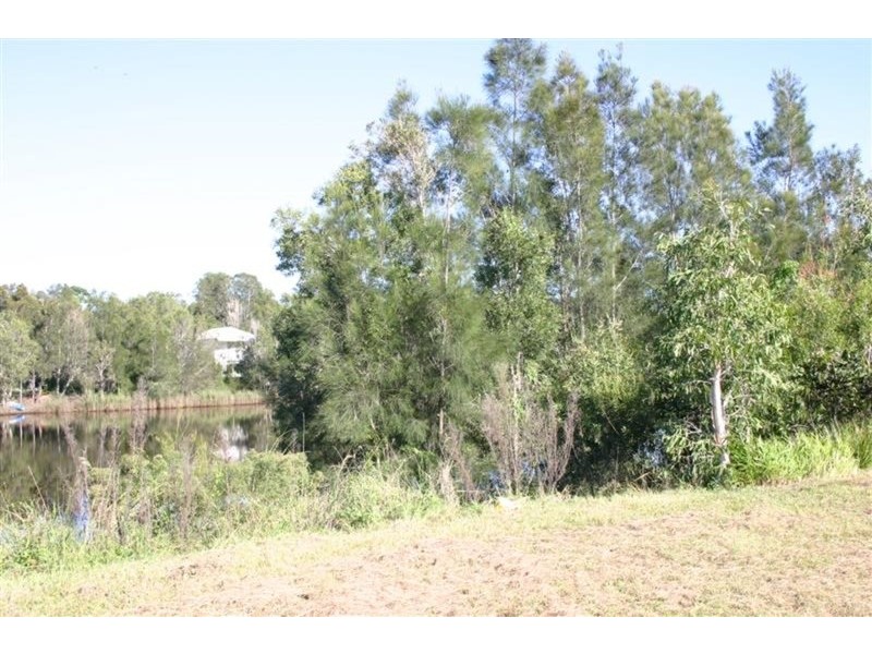 9 Halyard Court, Ocean Shores NSW 2483