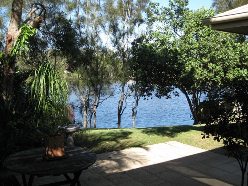 2 Barkala Court, Ocean Shores NSW 2483