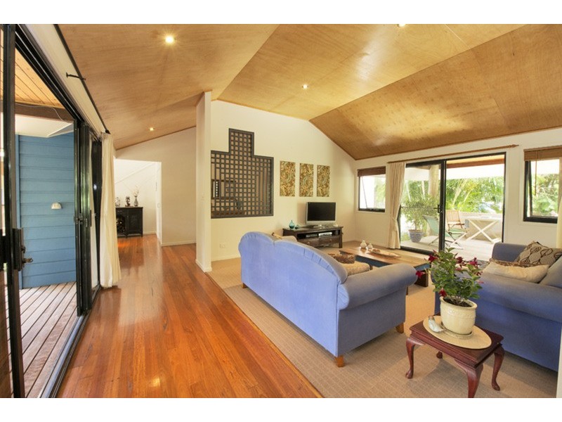 2 Barkala Court, Ocean Shores NSW 2483