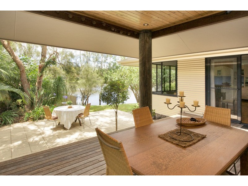 2 Barkala Court, Ocean Shores NSW 2483