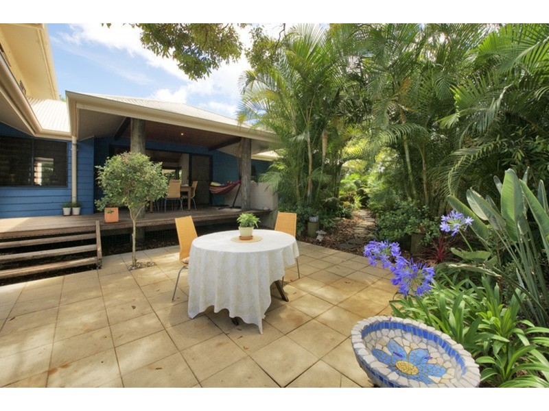 2 Barkala Court, Ocean Shores NSW 2483