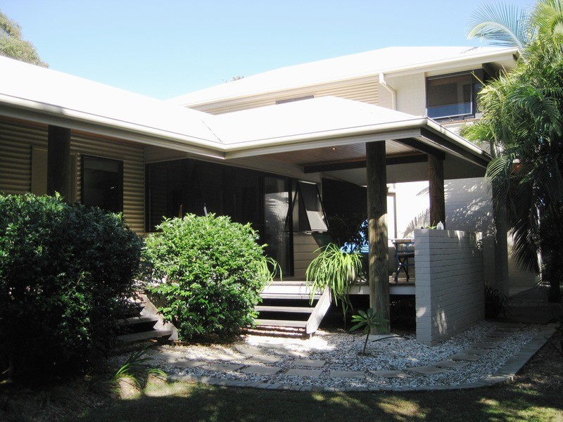 2 Barkala Court, Ocean Shores NSW 2483