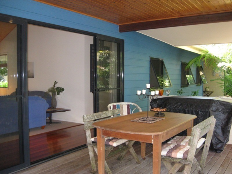 2 Barkala Court, Ocean Shores NSW 2483