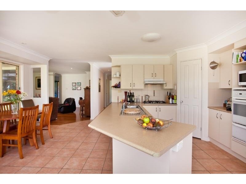 10 Gilba Avenue, Ocean Shores NSW 2483