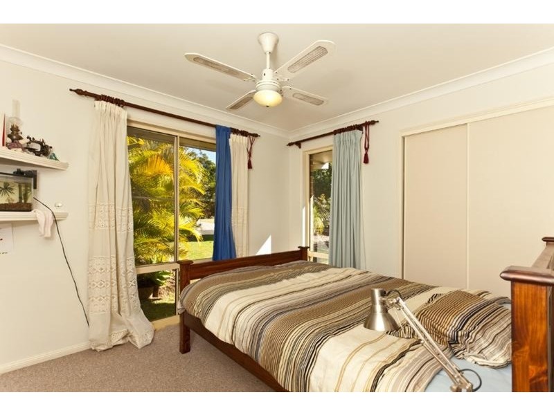 10 Gilba Avenue, Ocean Shores NSW 2483