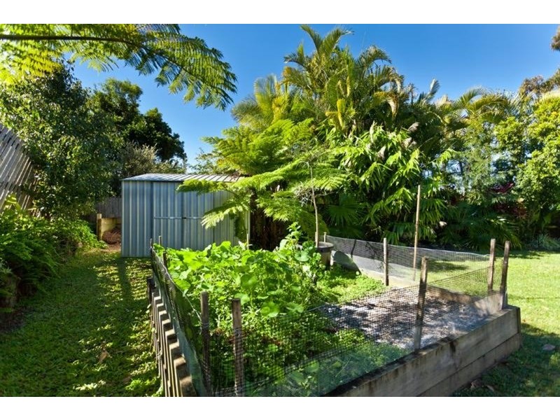 10 Gilba Avenue, Ocean Shores NSW 2483