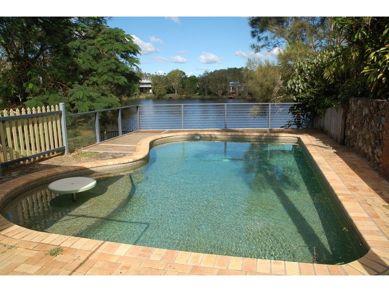 4 Barkala Court, Ocean Shores NSW 2483