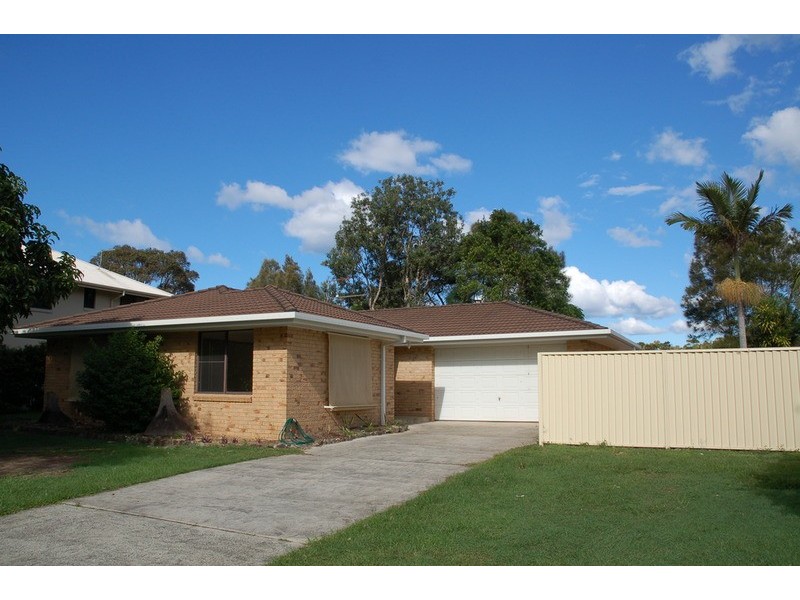 4 Barkala Court, Ocean Shores NSW 2483