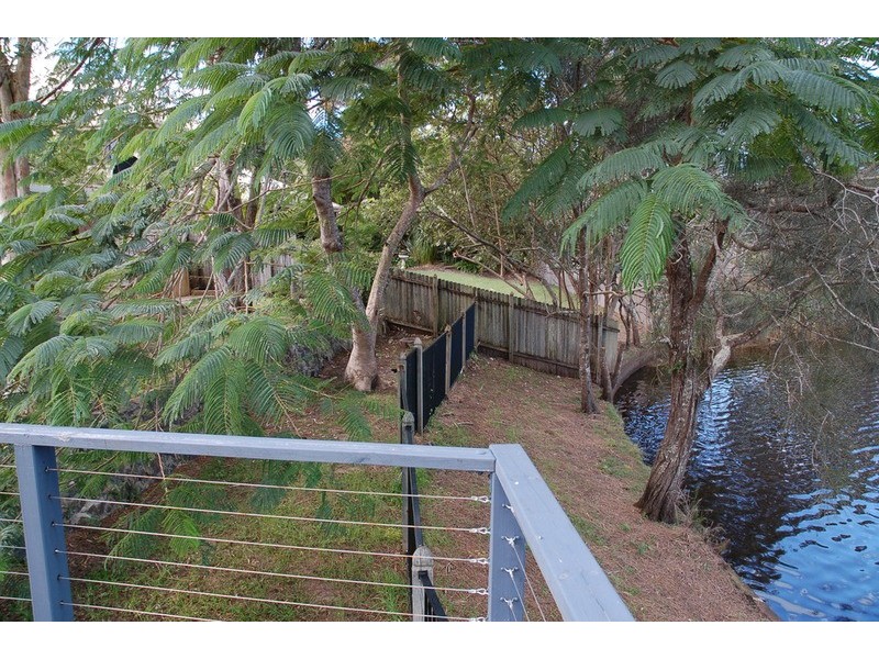 4 Barkala Court, Ocean Shores NSW 2483