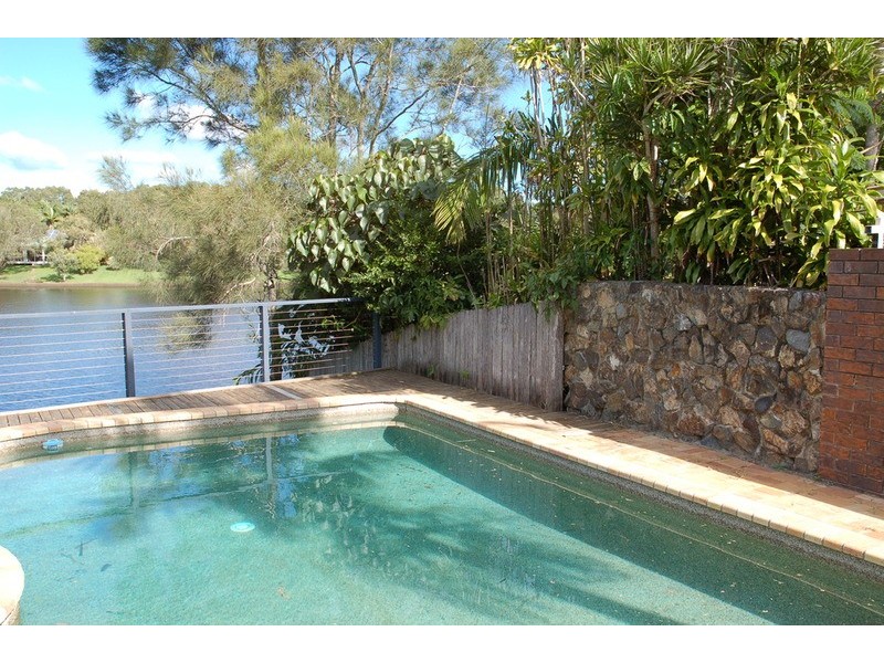 4 Barkala Court, Ocean Shores NSW 2483