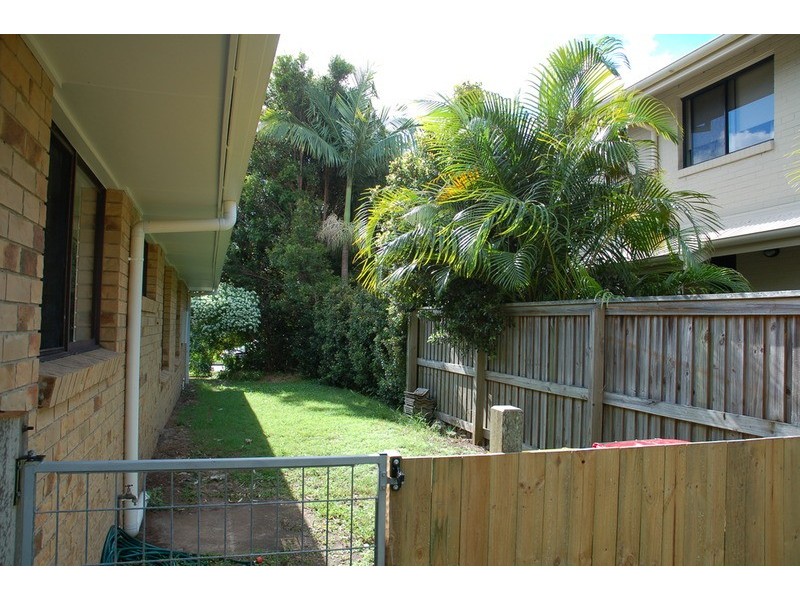 4 Barkala Court, Ocean Shores NSW 2483