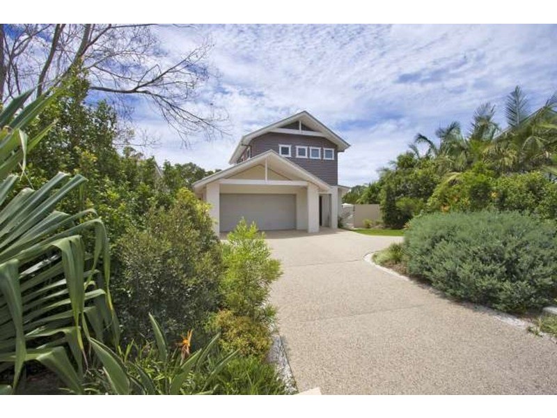 26 Mia Court, Ocean Shores NSW 2483