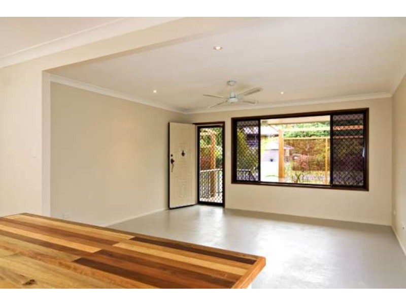 2 Inderwong Avenue, Ocean Shores NSW 2483